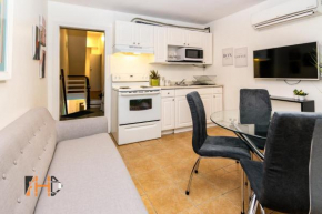 Downtown Retreat, Spacious 3-Bedroom Urban Getaway